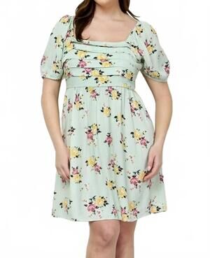 NEW WINSLOW COLLECTION pleated baby doll dress in green floral